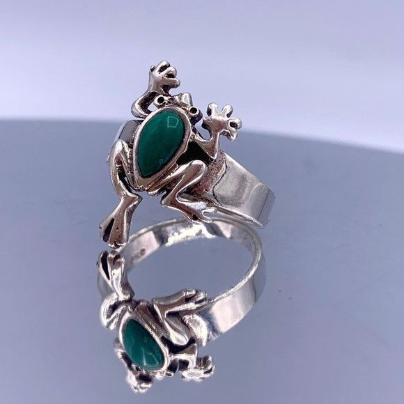 Hand-Me-Diamonds Jewelry - Vintage Sterling Silver Malachite Frog Ring